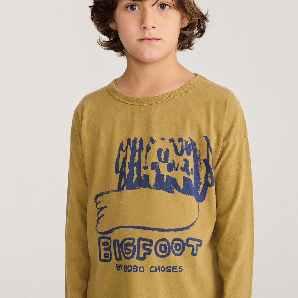 T-shirt à manches longues en coton biologique kaki clair Bigfoot pour enfant (1-13 ans) avec col rond et grand imprimé devant