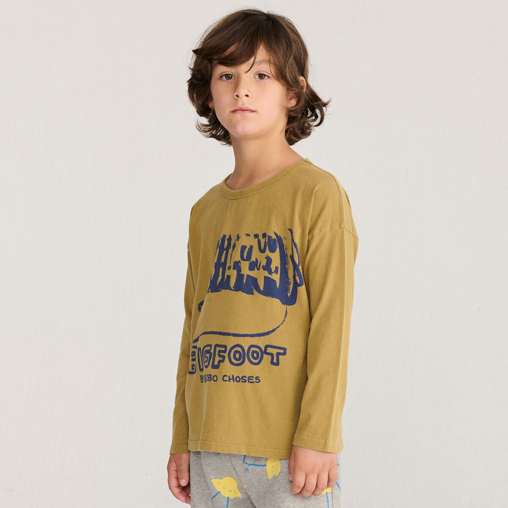 T-shirt à manches longues en coton biologique kaki clair Bigfoot pour enfant (1-13 ans) avec col rond et grand imprimé devant
