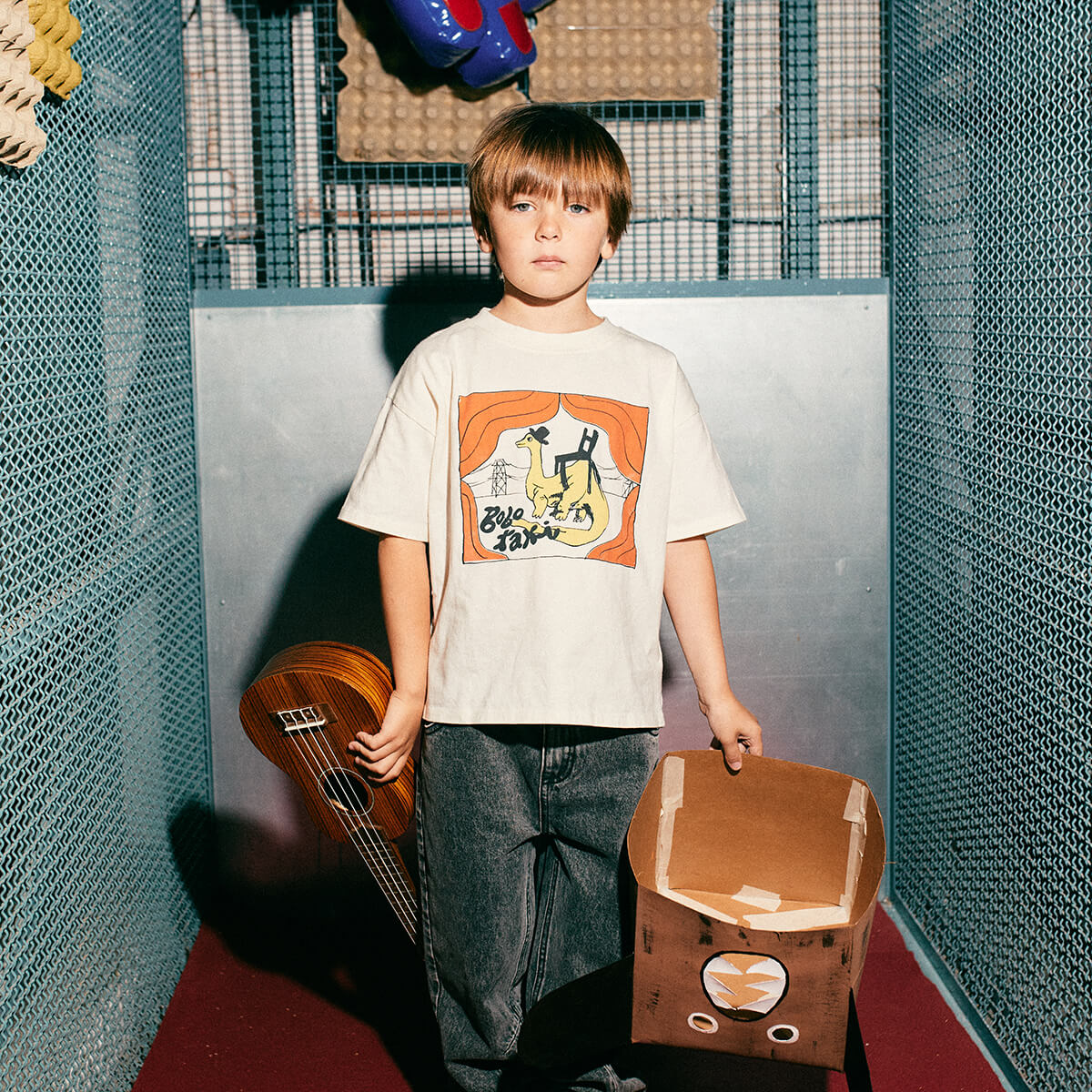 T-shirt décontracté à manches courtes en coton biologique, couleur blanc cassé, avec col rond et imprimé poitrine Taxi Saurus, pour enfants de 1 à 13 ans