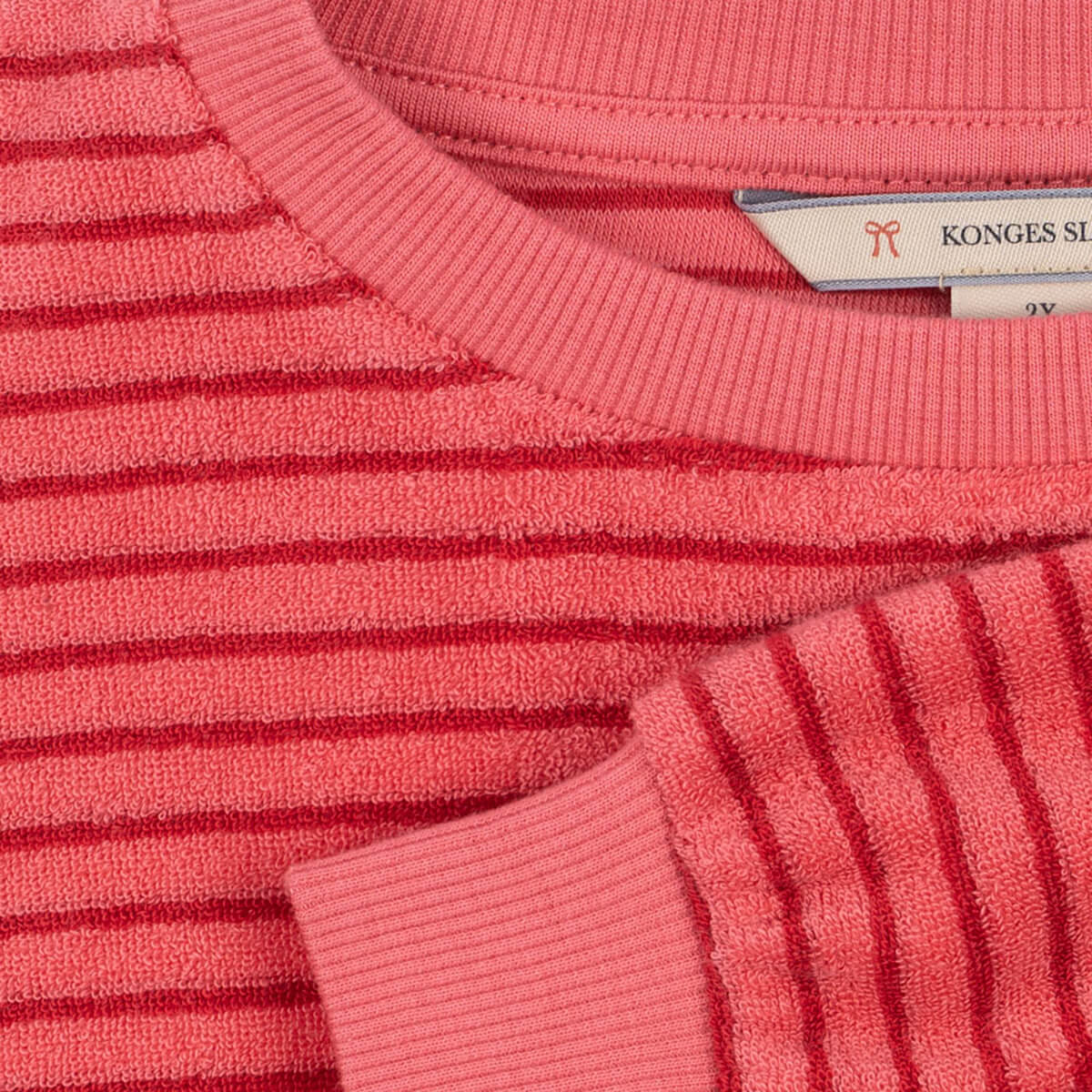 Sweat-shirt ras du cou en coton biologique à rayures, avec épaules tombantes et texture brossée, pour enfants de 1 à 11 ans