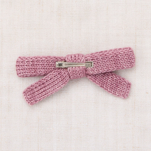 Pince à cheveux artisanale en laine mérinos rose antique tricotée à la main, avec pince crocodile, pour filles