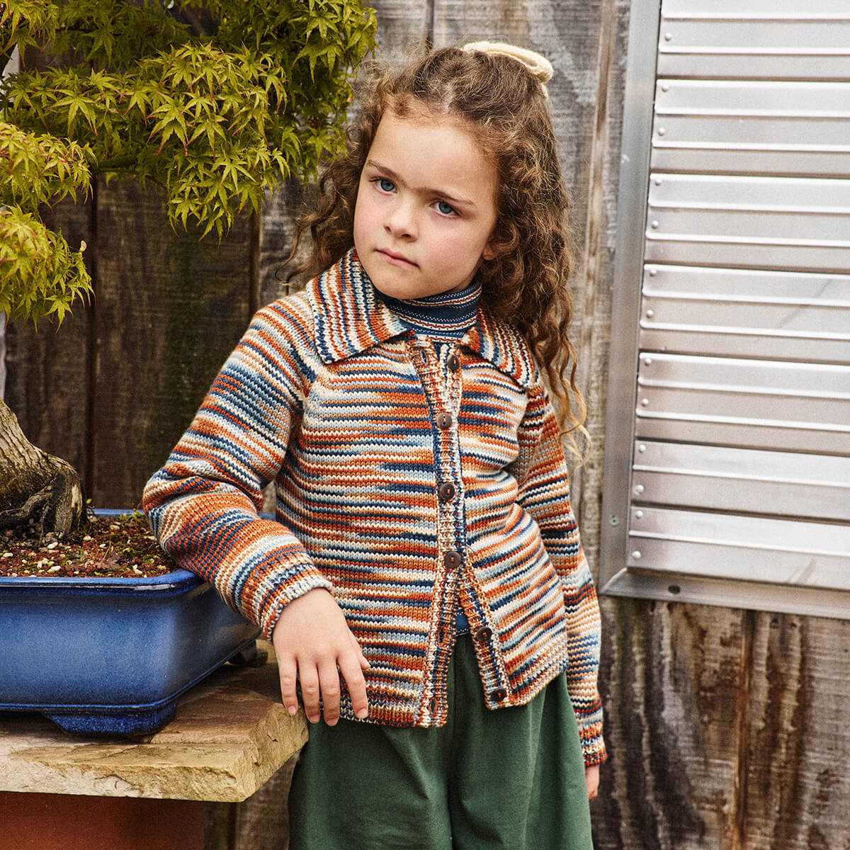 Cardigan en mérinos chiné vintage avec col pointu et boutons en corne pour enfants de 2 à 11 ans