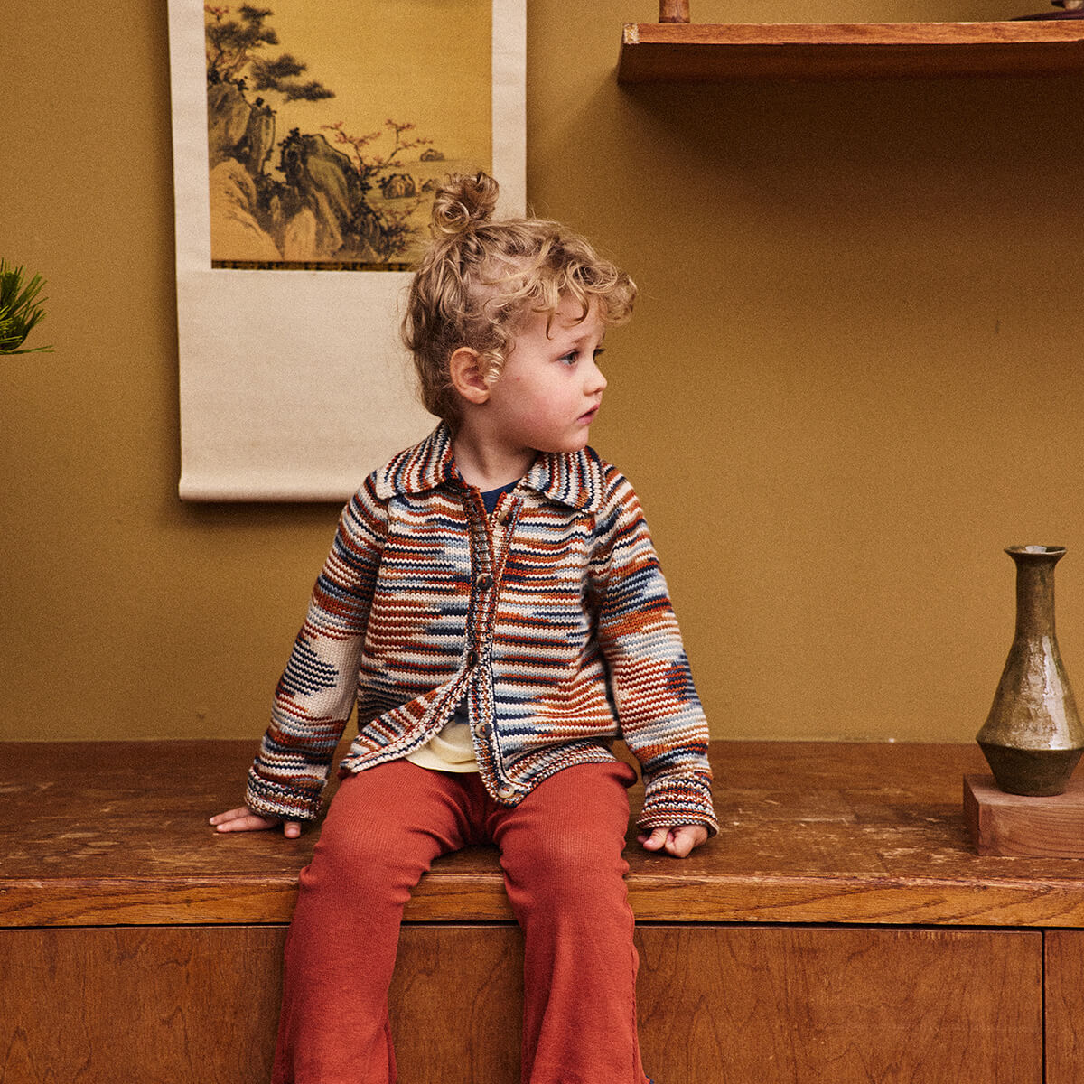 Cardigan en mérinos chiné vintage avec col pointu et boutons en corne pour enfants de 2 à 11 ans