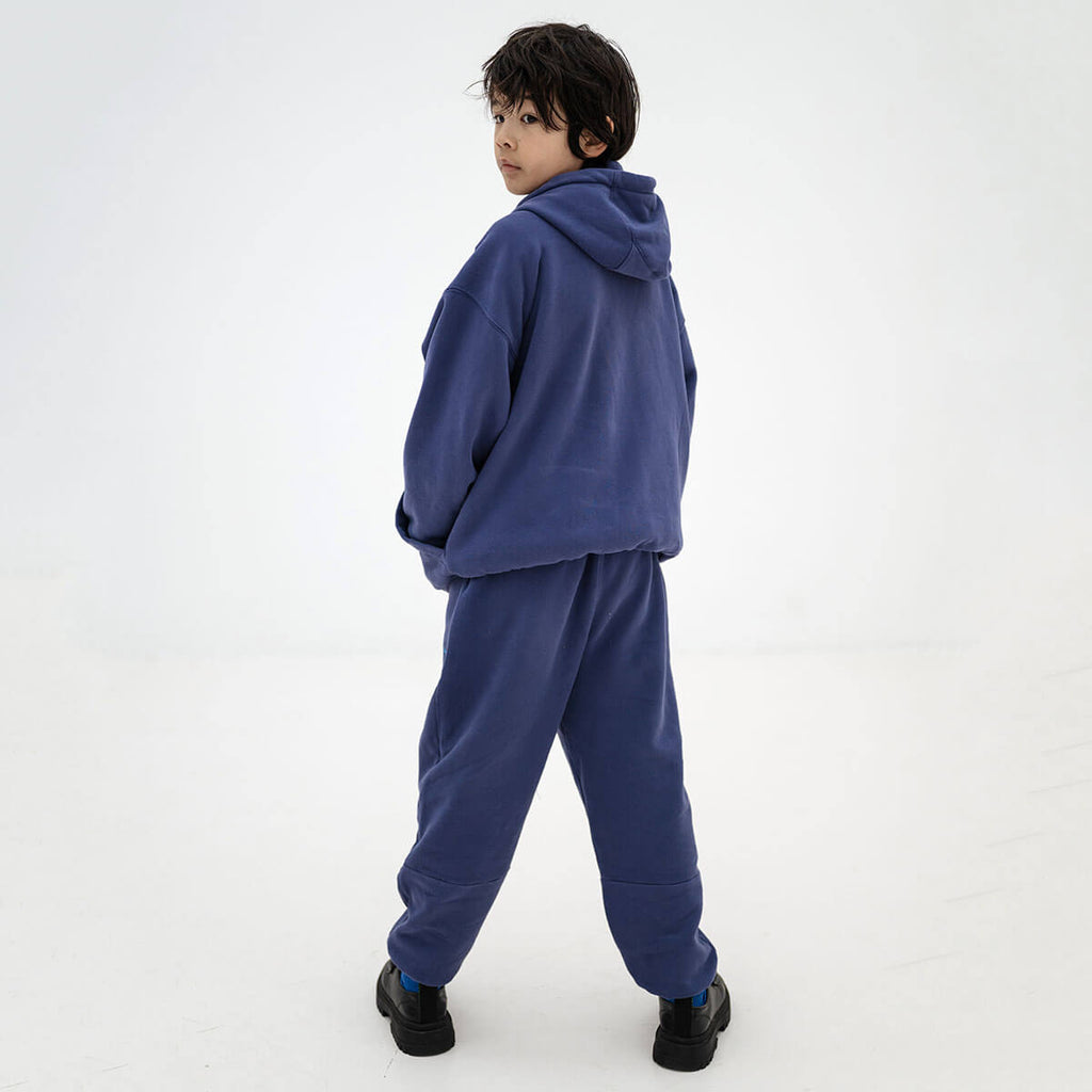 Pantalon de jogging sportif enfant en coton biologique bleu éclipse avec détails coupés-cousus et taille élastiquée, 2-14 ans