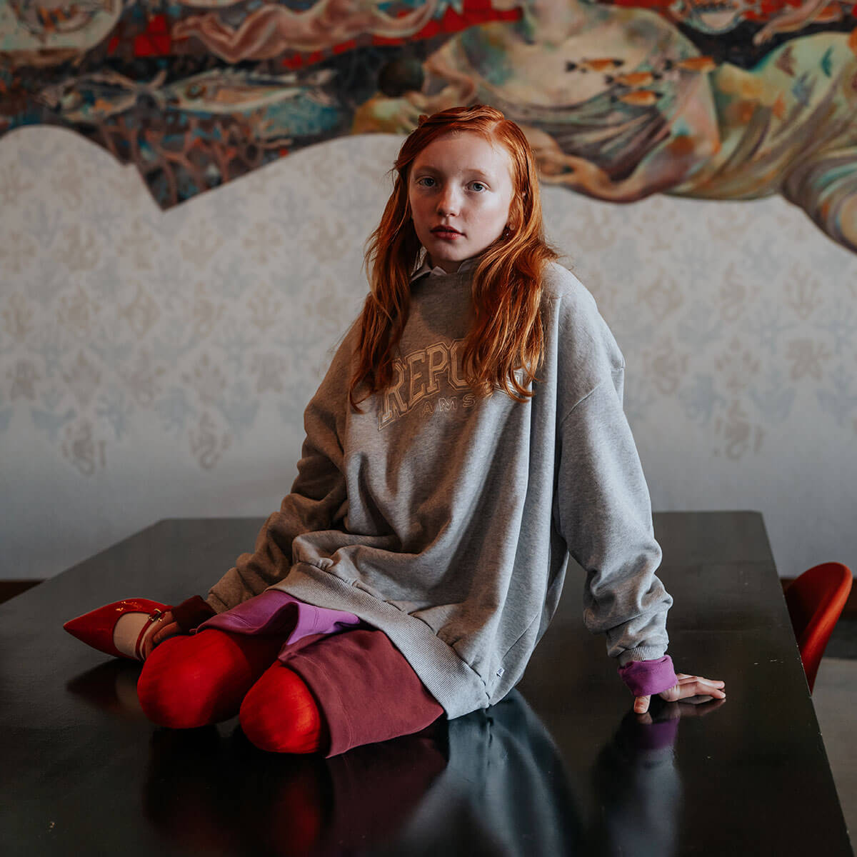 Sweat-shirt ample à logo gris clair chiné en coton biologique avec épaules tombantes et coupe décontractée pour enfants de 2 à 14 ans