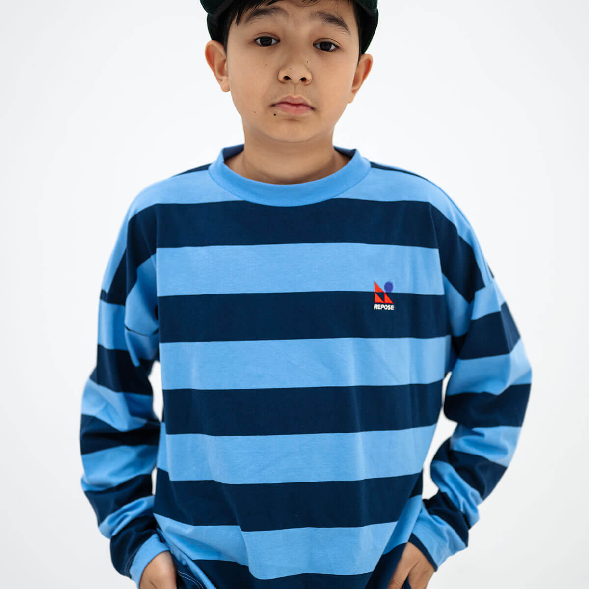 T-shirt à manches longues en coton biologique à rayures larges avec épaules tombantes pour enfants de 2 à 14 ans